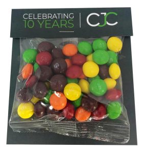 Billboard with Skittles 50g